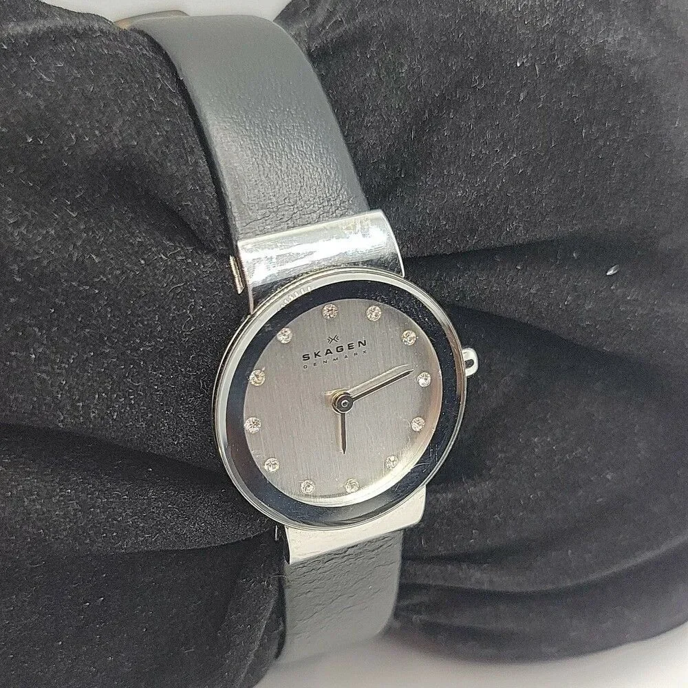 Skagen Steel 358XSSLBC Womens Black Leather Analog Dial Quartz Wrist Watch AM751